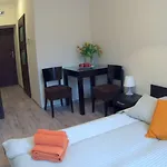 Апарт-отель Bedrooms Piotrkowska 64 3*