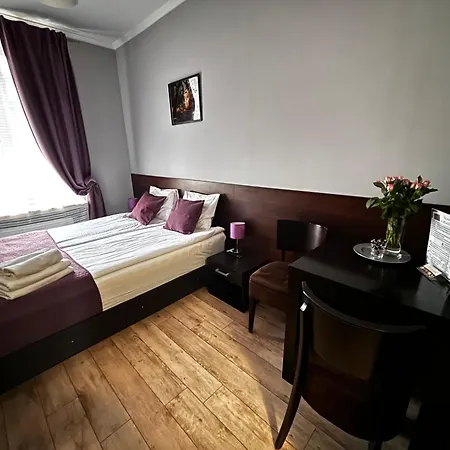 Bedrooms Piotrkowska 64 4*