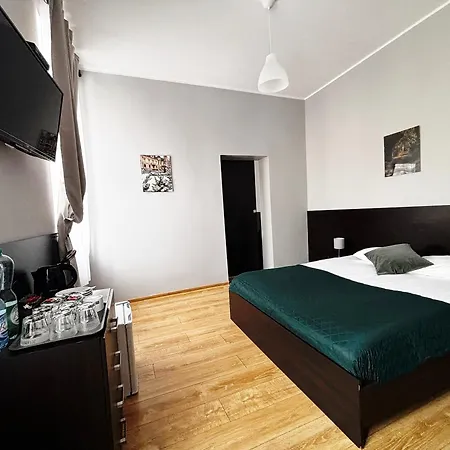 Bedrooms Piotrkowska 64 شقة فندقية 3*