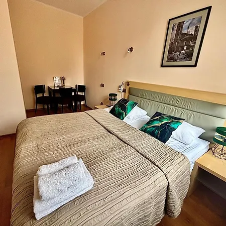 Апарт-отель Bedrooms Piotrkowska 64 Лодзь