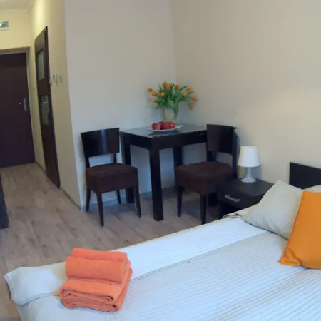 شقة فندقية Bedrooms Piotrkowska 64 3*