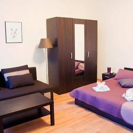 Bedrooms Piotrkowska 64 Hotel apartamentowy 4*