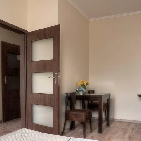 Hotel apartamentowy Bedrooms Piotrkowska 64 Łódź