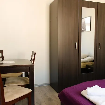 Apart Otel Bedrooms Piotrkowska 64